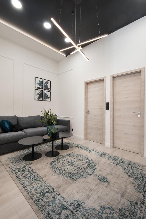 Hollo 3 Bedroom Downtown Apartment ブダペスト エクステリア 写真