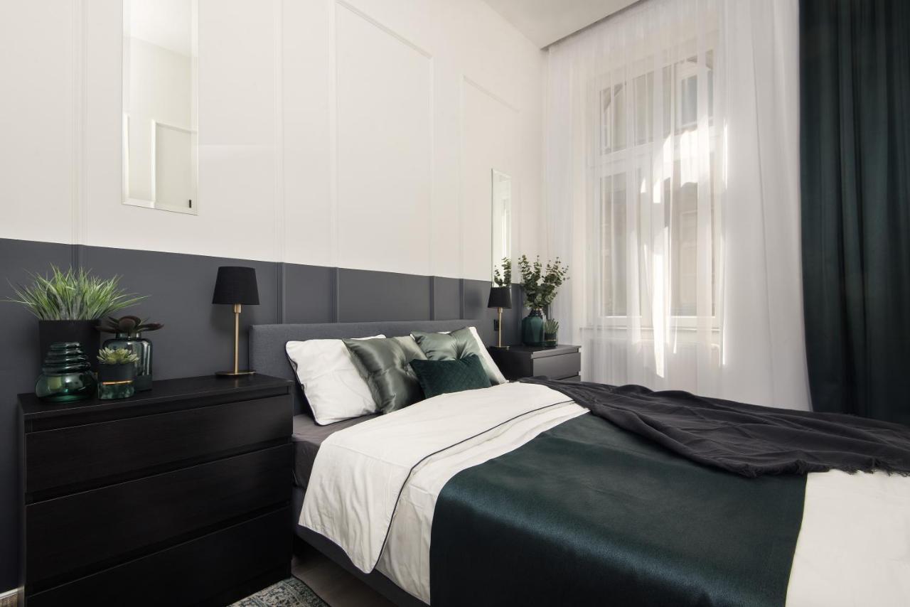 Hollo 3 Bedroom Downtown Apartment ブダペスト エクステリア 写真