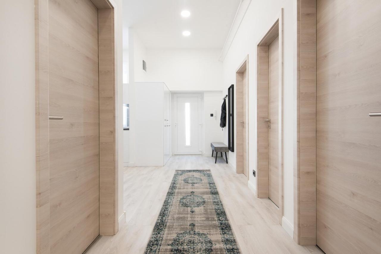 Hollo 3 Bedroom Downtown Apartment ブダペスト エクステリア 写真