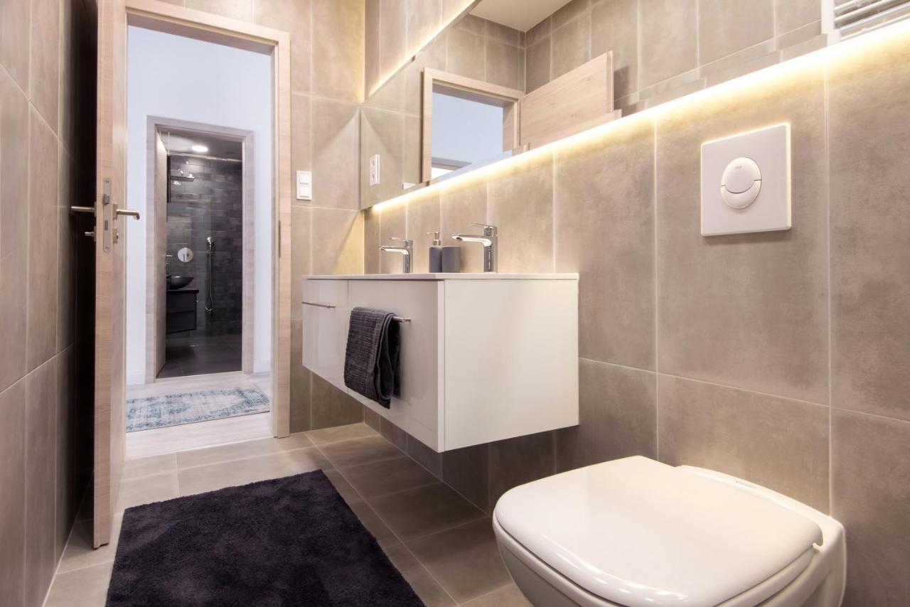 Hollo 3 Bedroom Downtown Apartment ブダペスト エクステリア 写真