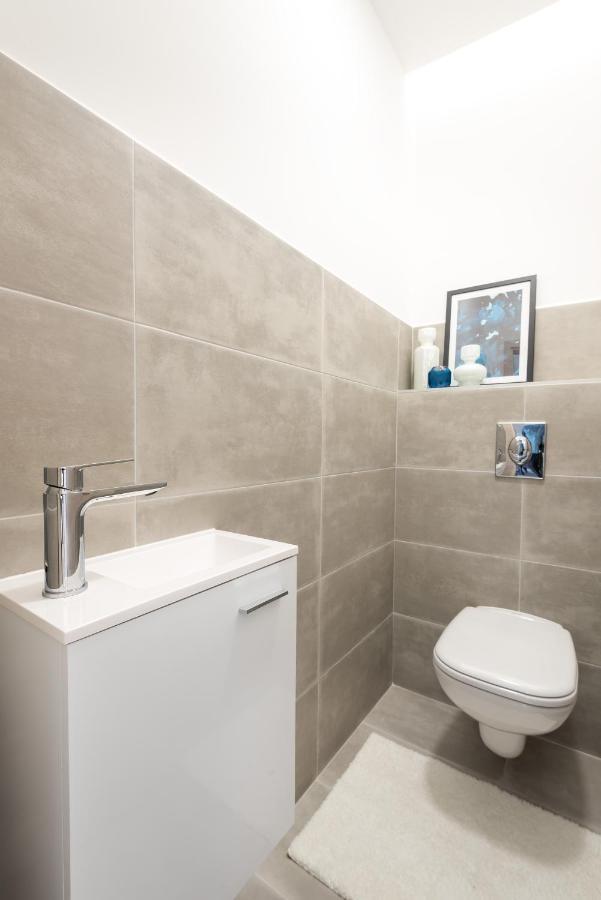 Hollo 3 Bedroom Downtown Apartment ブダペスト エクステリア 写真